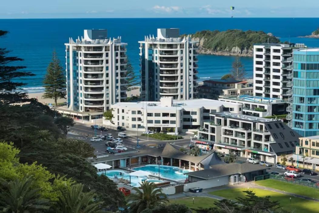 Oceanside Apartment With Iconic Views Mount Maunganui Exterior photo
