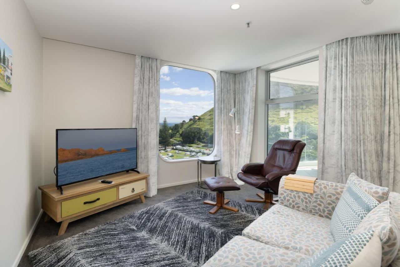 Oceanside Apartment With Iconic Views Mount Maunganui Exterior photo
